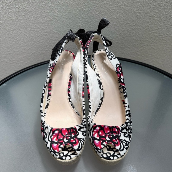 COACH White and Black Maritza Poppy Flower Cunha Espadrilles Sandals Size 8.5 - Picture 2 of 9